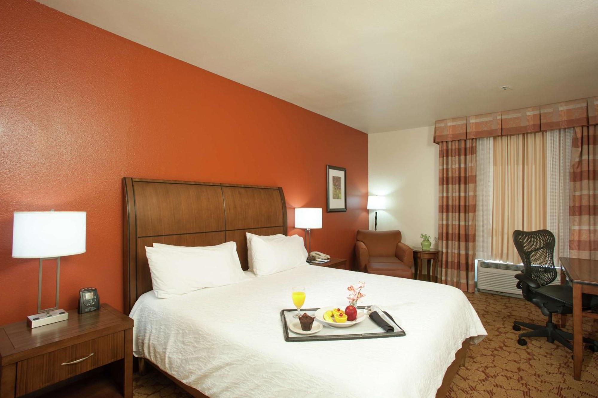 Hilton Garden Inn Tulsa Airport Exterior foto