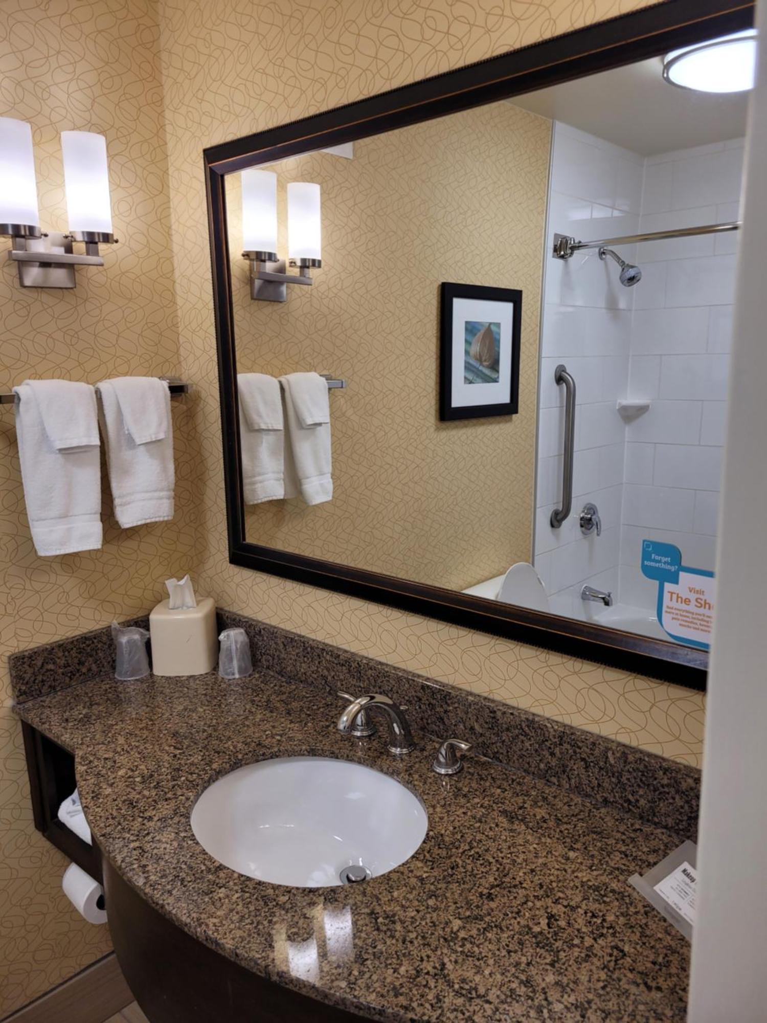 Hilton Garden Inn Tulsa Airport Exterior foto